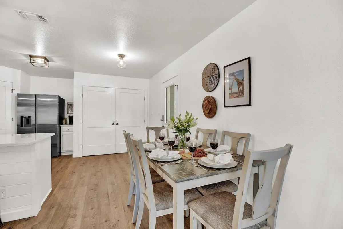 Dining area in Wanderlust #2 | Hot Tub | Shared Outdoor Space