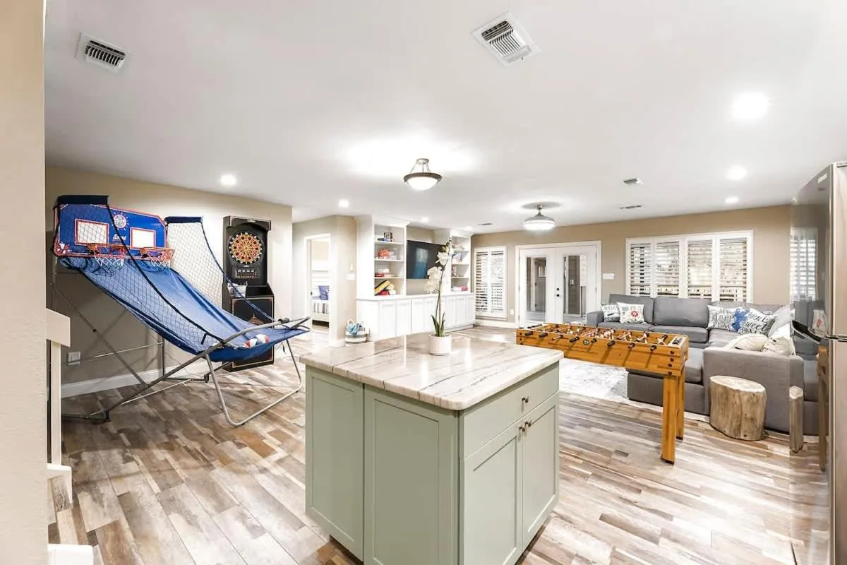 Living room, Bed in Luxury on Lake LBJ with Hot Tub Firepit & Boat Slip