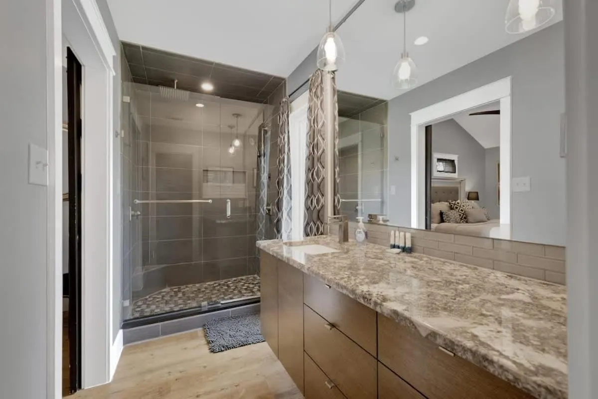 Shower in Alcove: Steps to Main St-High End Home w/Hot-tub!
