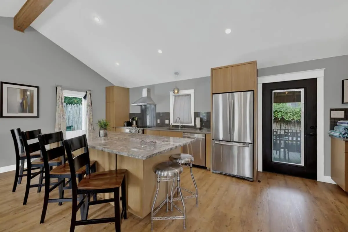 Kitchen or kitchenette in Alcove: Steps to Main St-High End Home w/Hot-tub!