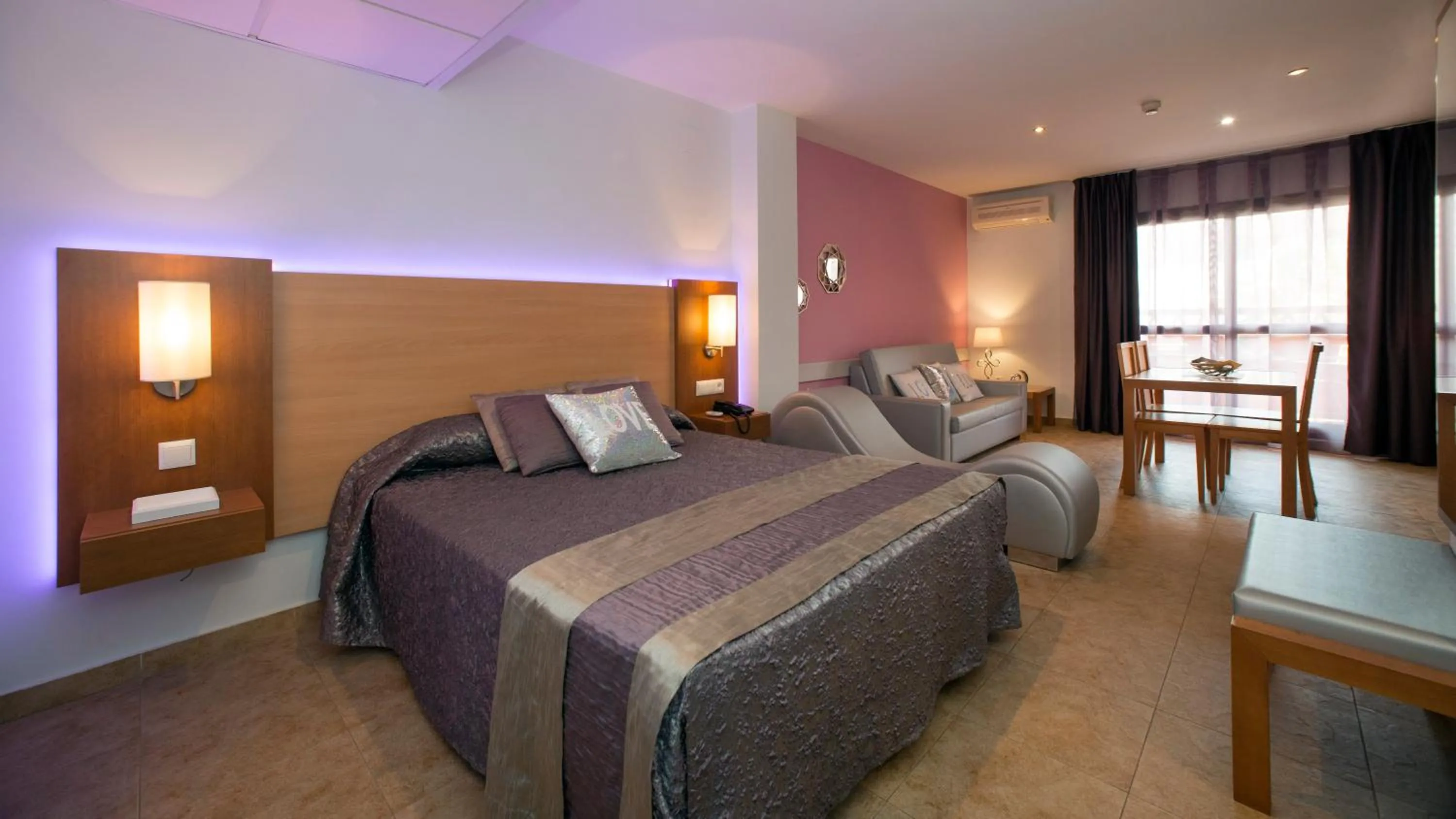 Living room in Leo Punta Umbría - Adults Only