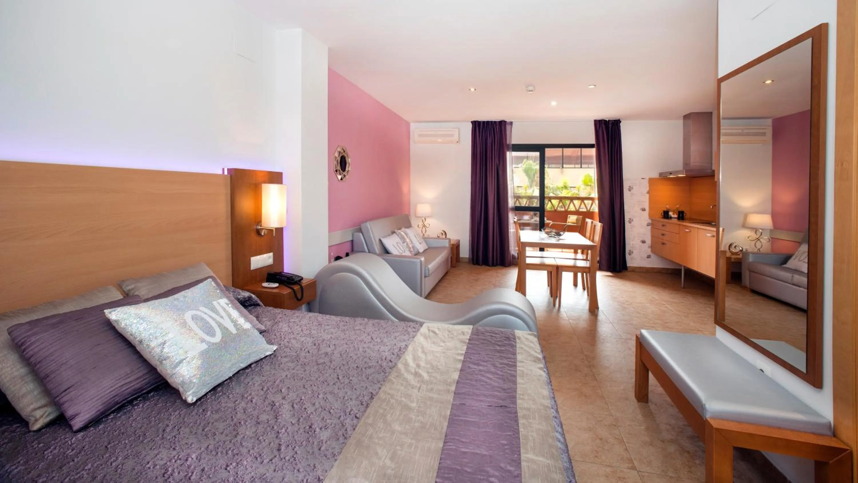 Kitchen or kitchenette in Leo Punta Umbría - Adults Only