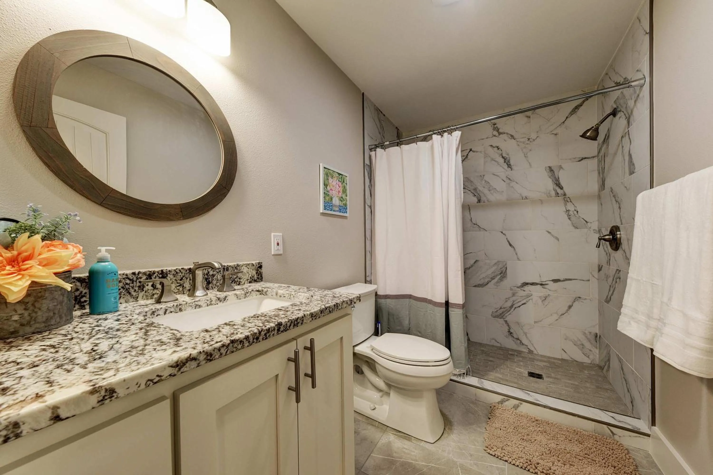 Bathroom in Waterfront Lake House with Hot Tub & Firepit