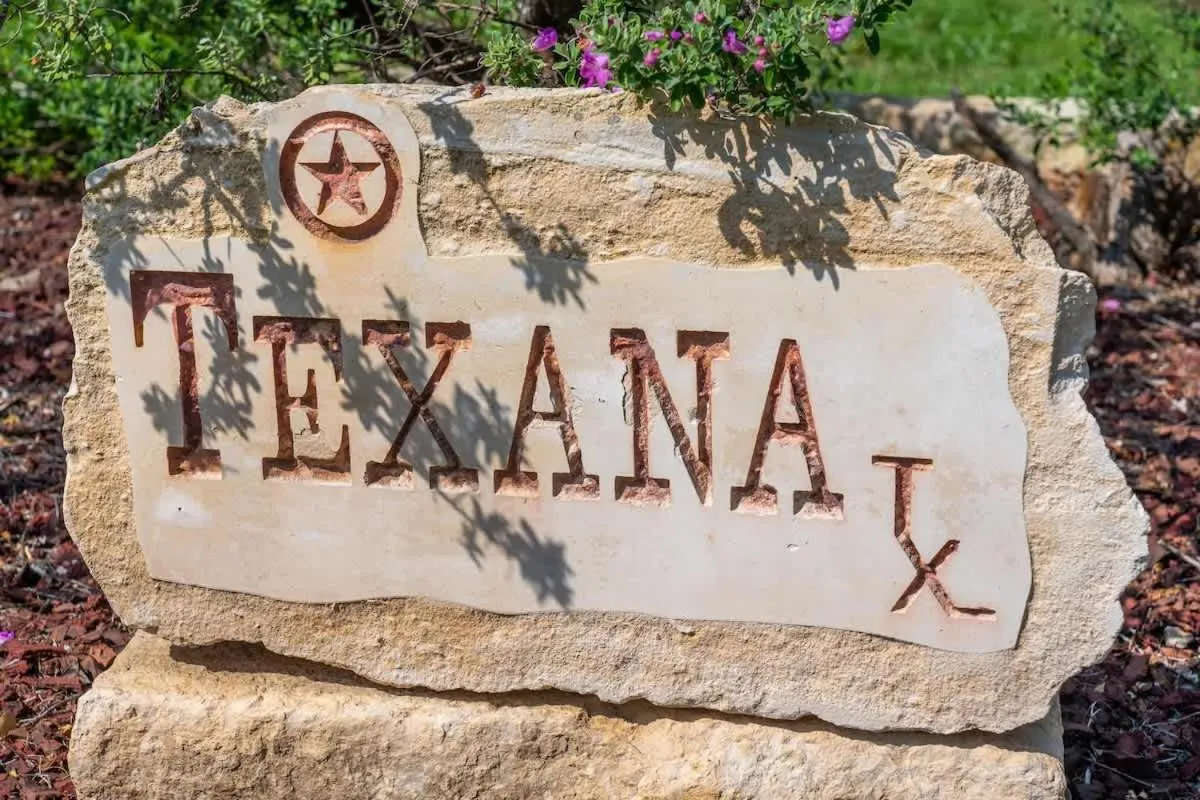 Other in Texas Charm Texana - 15 min Walk to Main