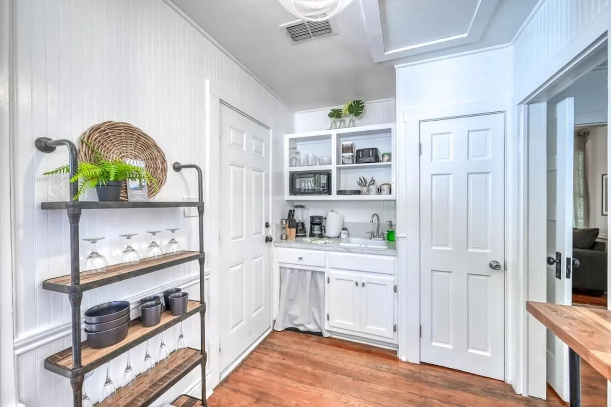 Kitchen or kitchenette in Charming Cottage Near Main with Patio&FirePit!!