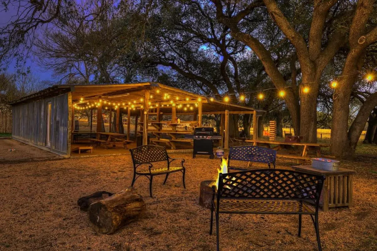Patio in Olive St Ranch with HotTub-Grill and Party Barn
