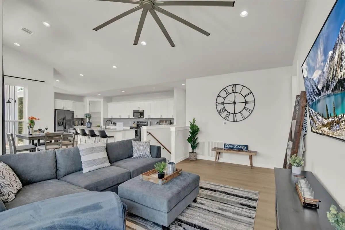 TV and multimedia in Stunning Lake Home with Pool-Beach-Gym-Boat Access