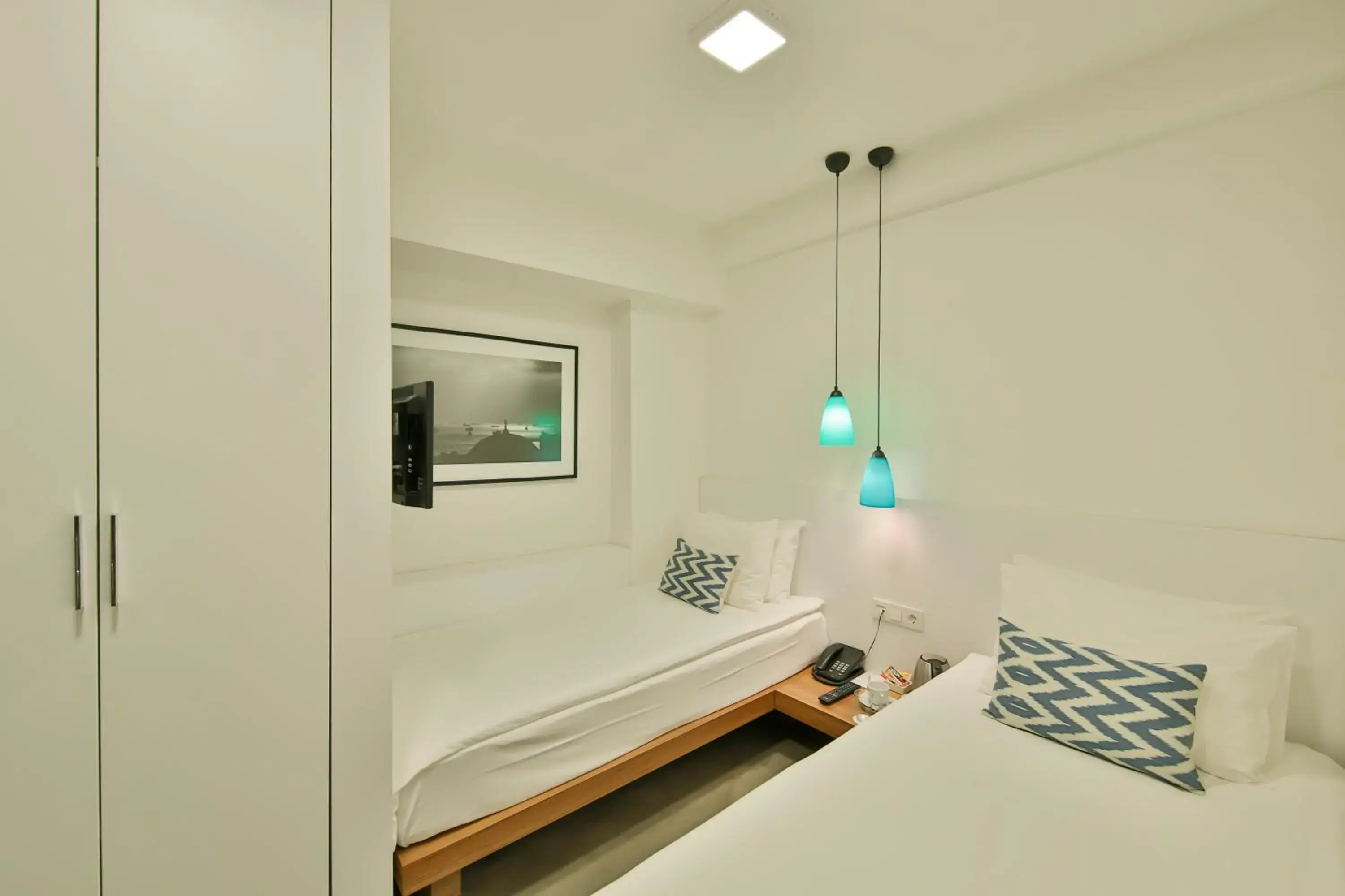 Budget Twin Room in Alilass Hotel Budget Twin Room in Alilass Hotel