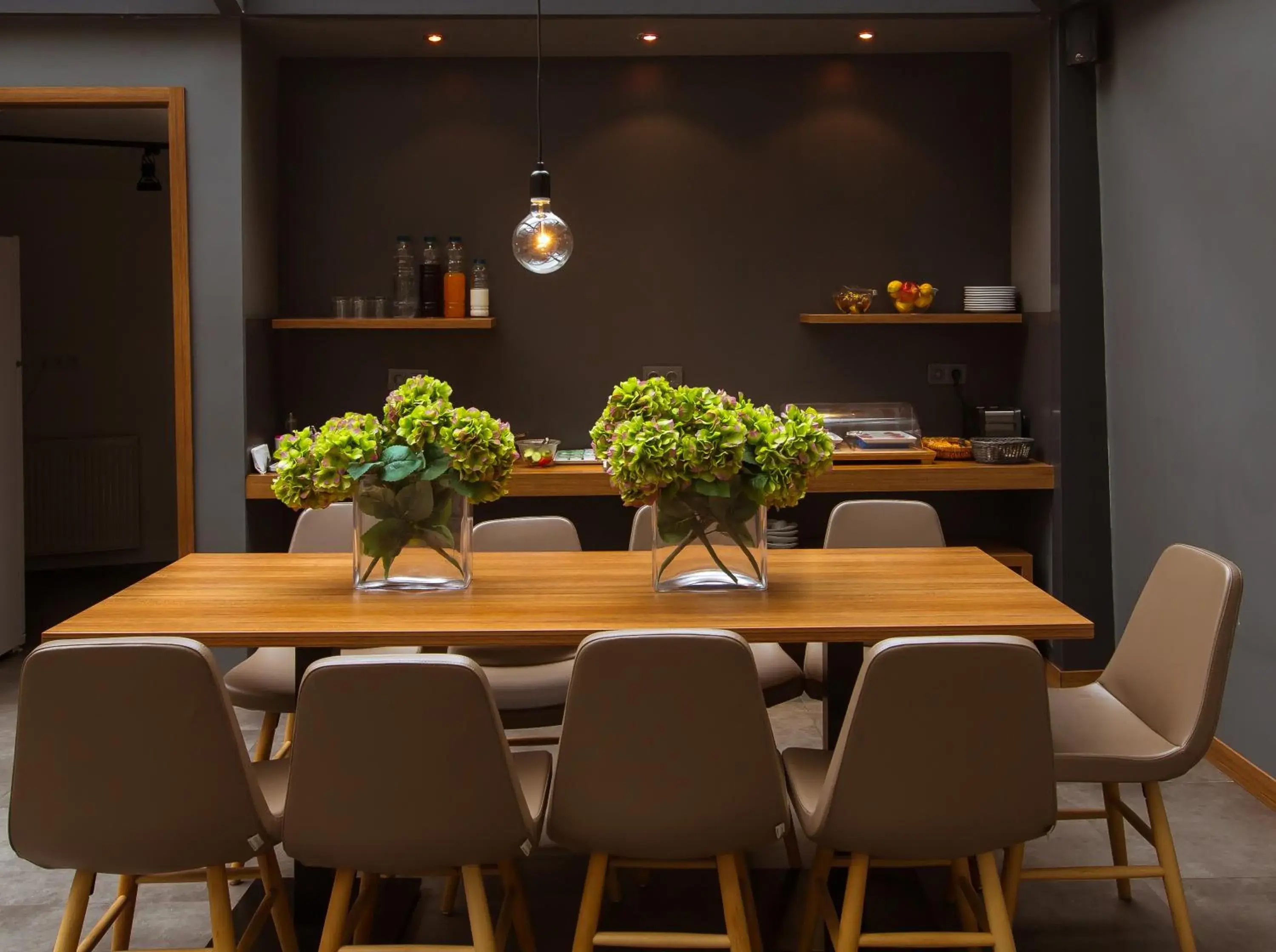 Restaurant/places to eat in Alilass Hotel Restaurant/places to eat in Alilass Hotel