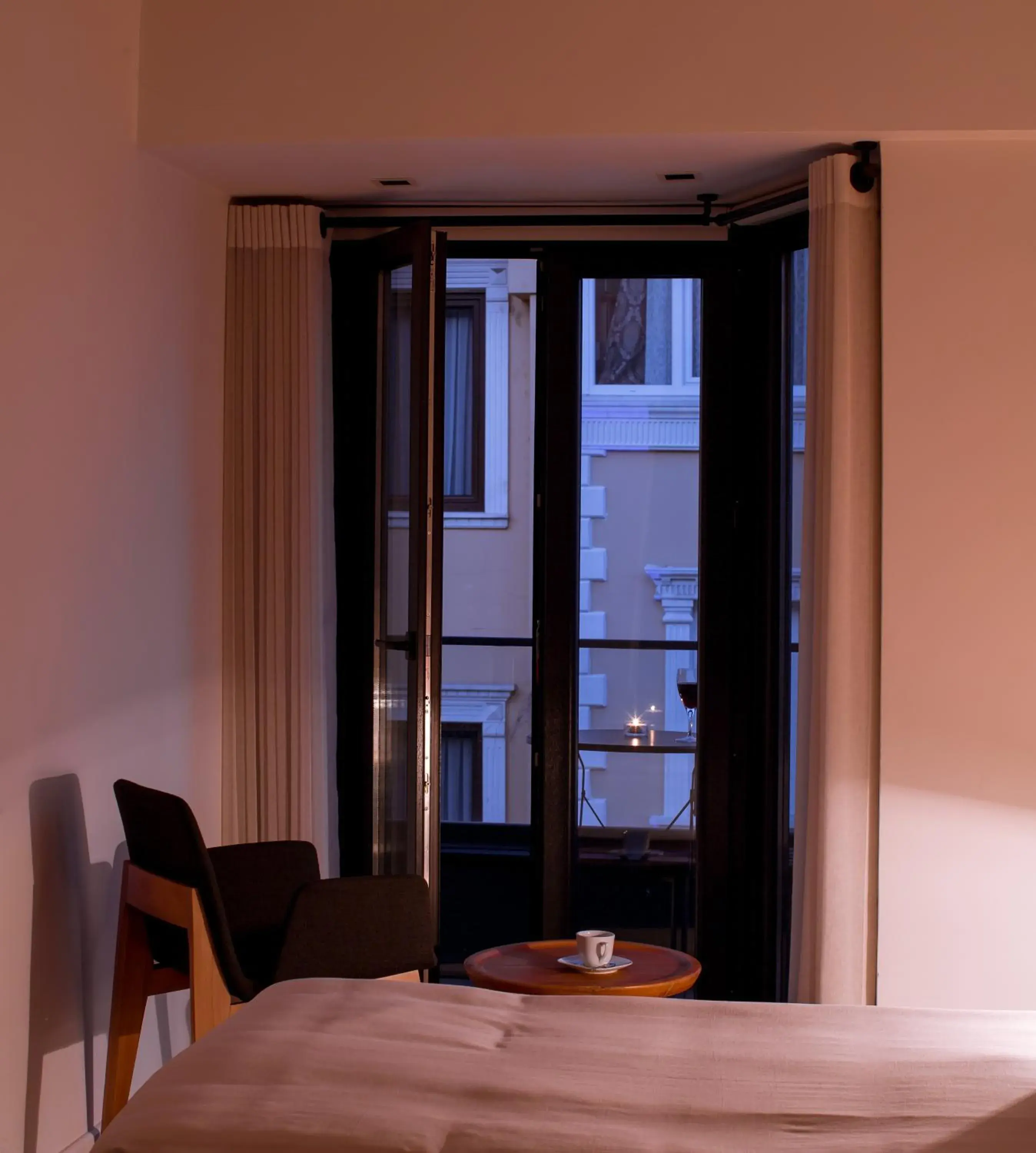 Photo of the whole room, Bed in Alilass Hotel Photo of the whole room, Bed in Alilass Hotel