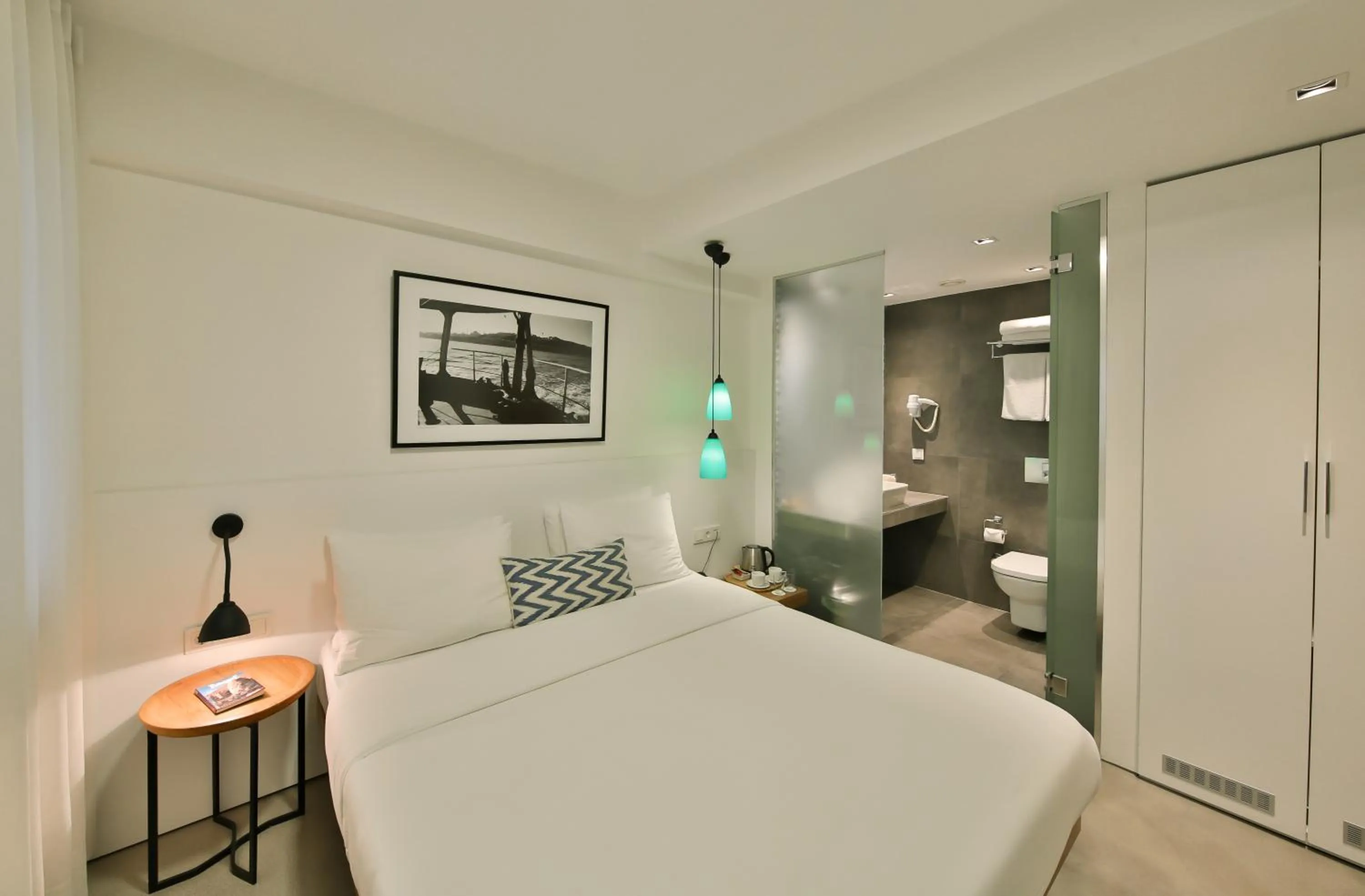 Bed in Alilass Hotel