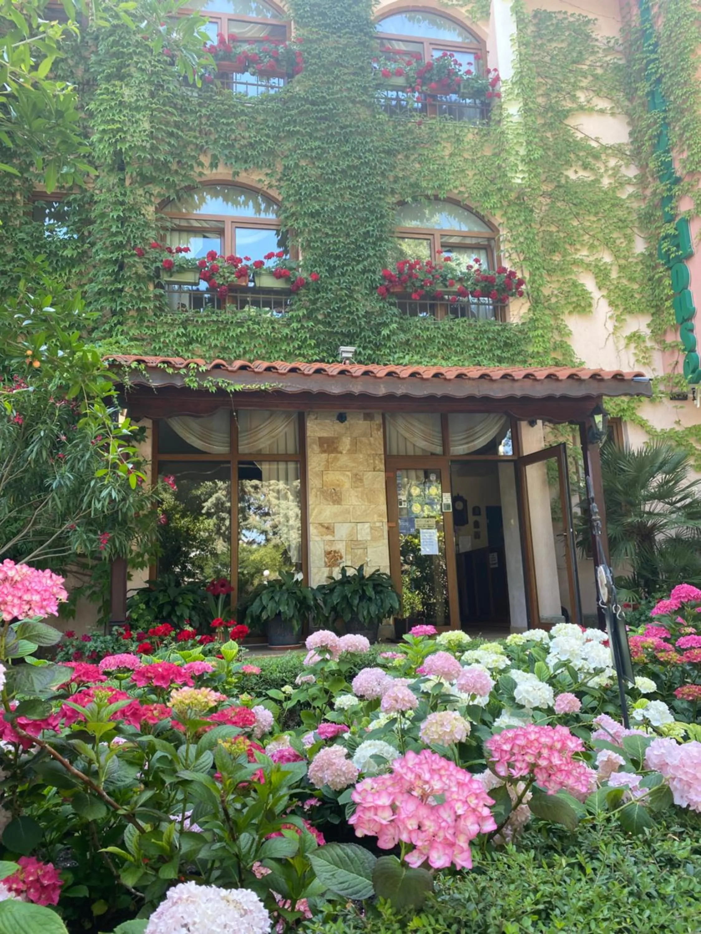 Property building in Oleander House and Tennis Club