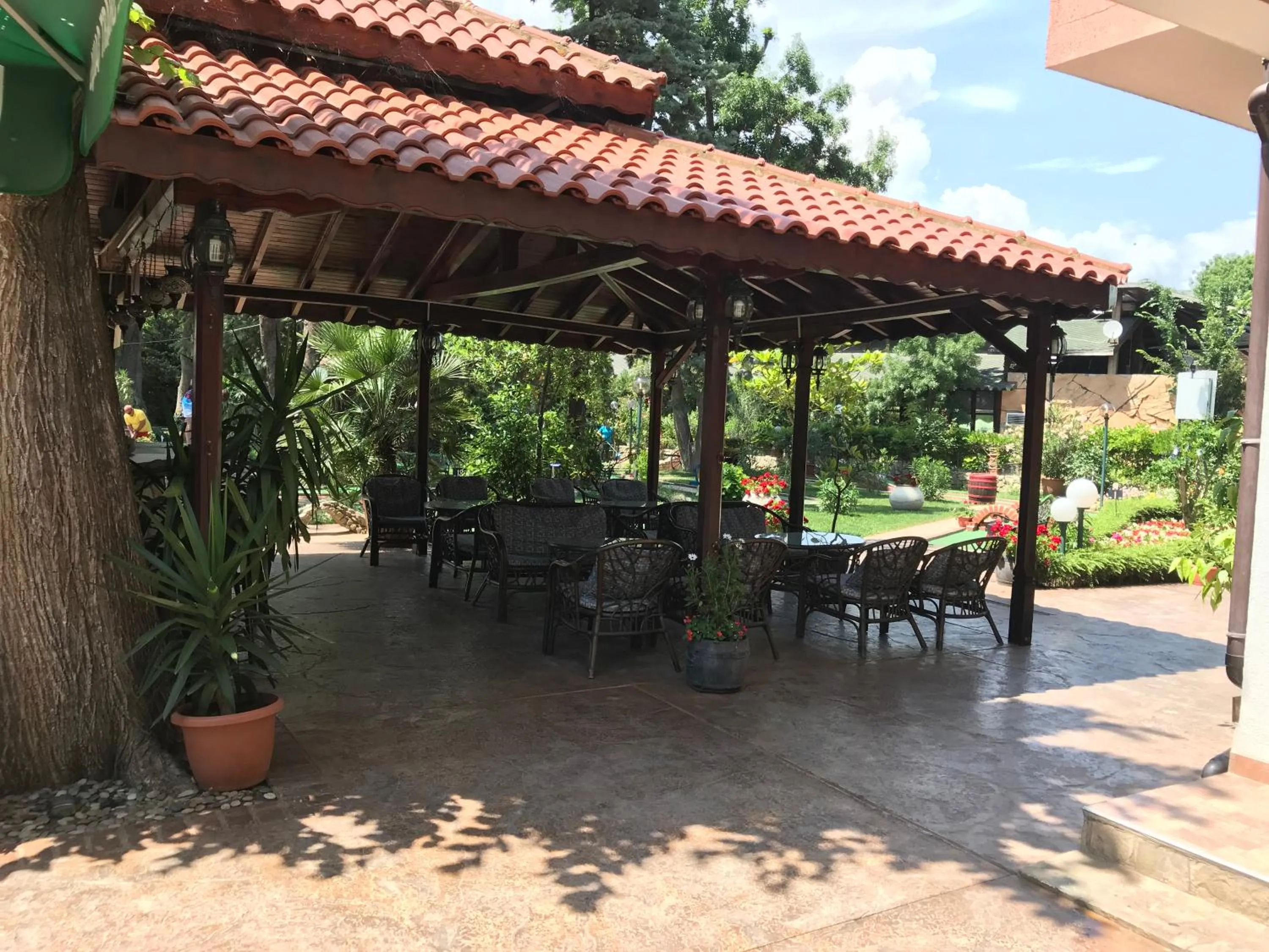 Facade/entrance in Oleander House and Tennis Club