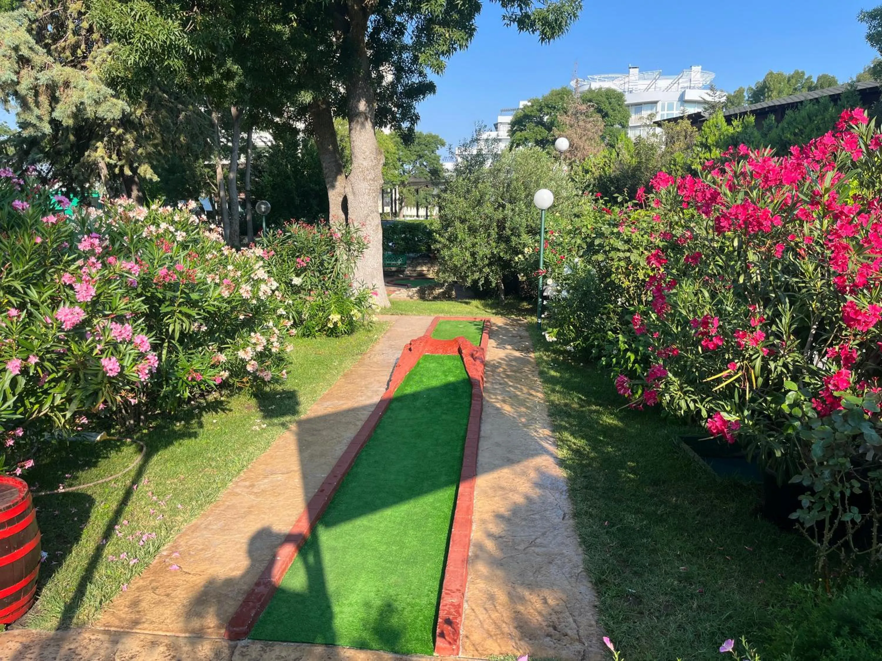 Minigolf in Oleander House and Tennis Club