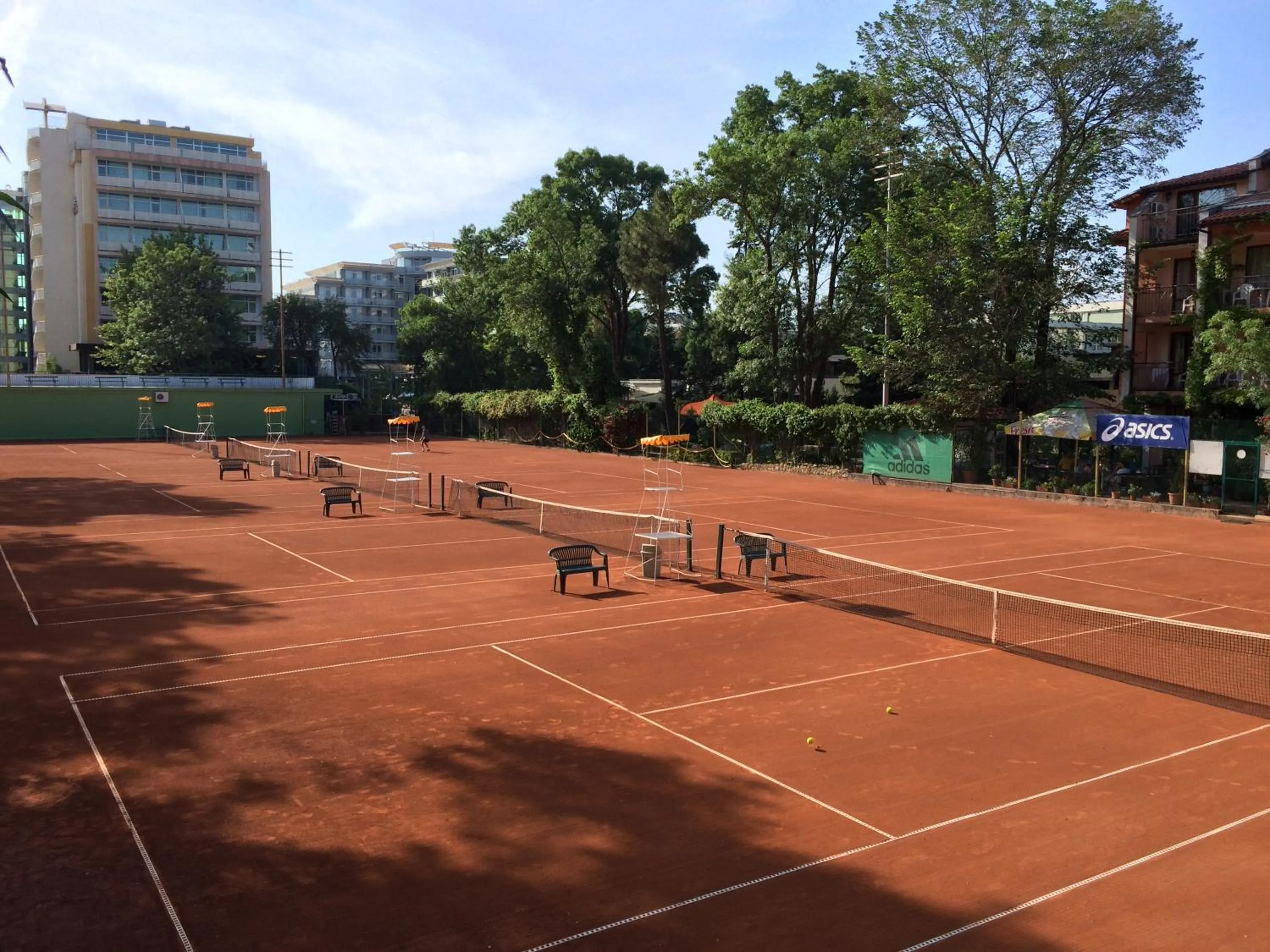 Tennis court in Oleander House and Tennis Club