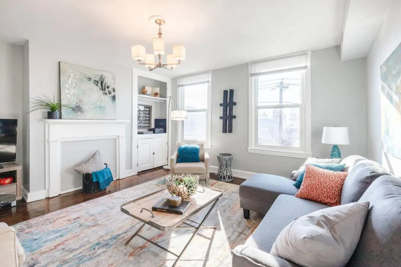 2 Large Apts w Parking - Downtown Over the Rhine