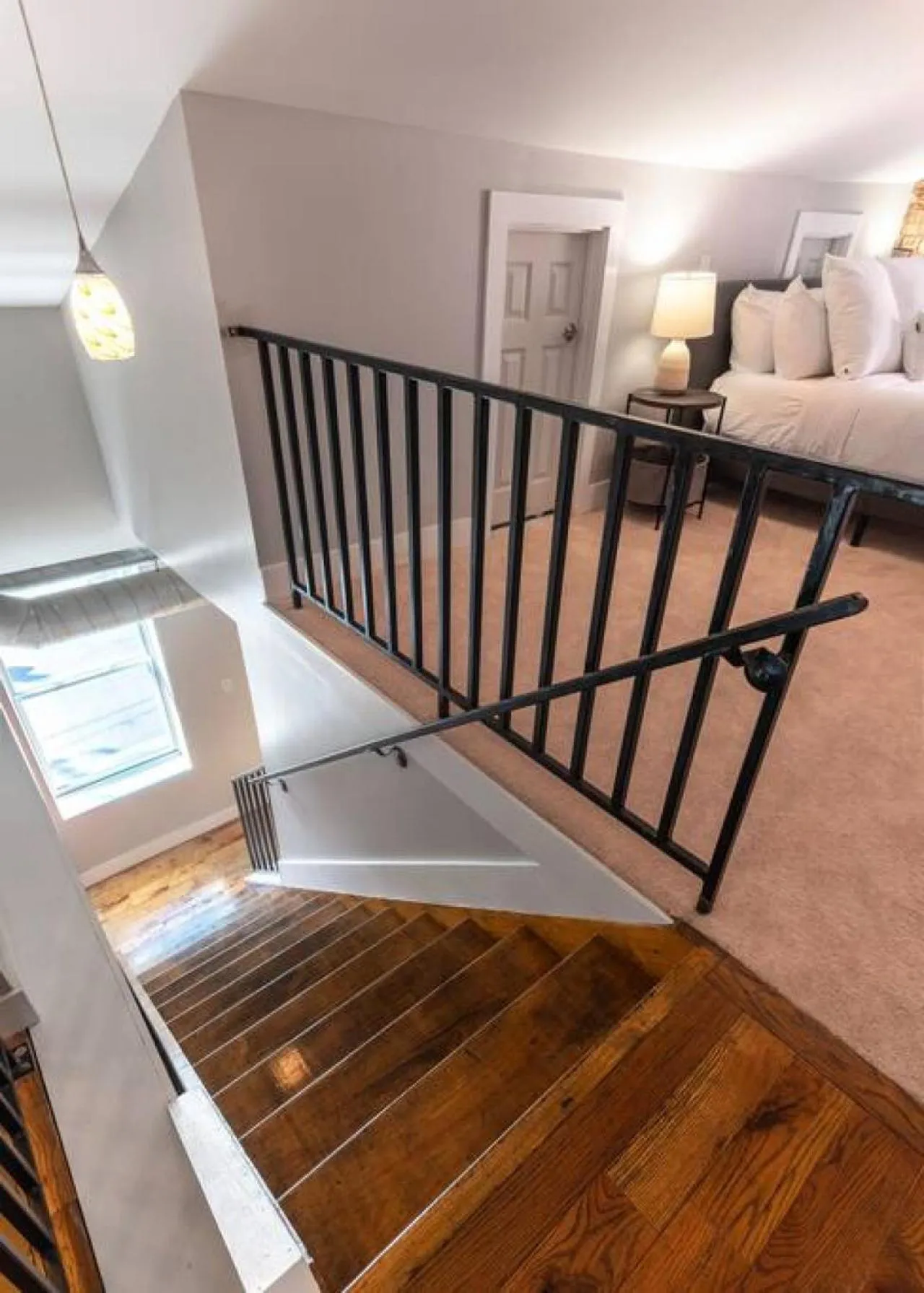 Broadway Suites - Stunning Downtown Condos