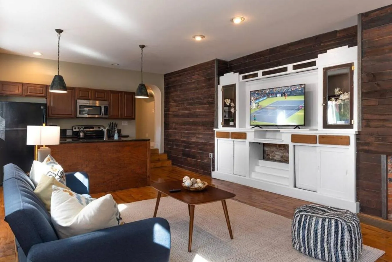 Broadway Suites - Stunning Downtown Condos