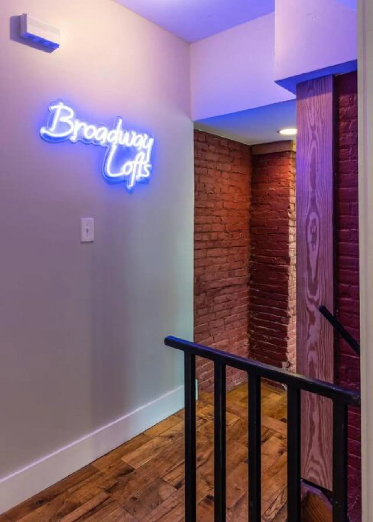 Broadway Suites - Stunning Downtown Condos
