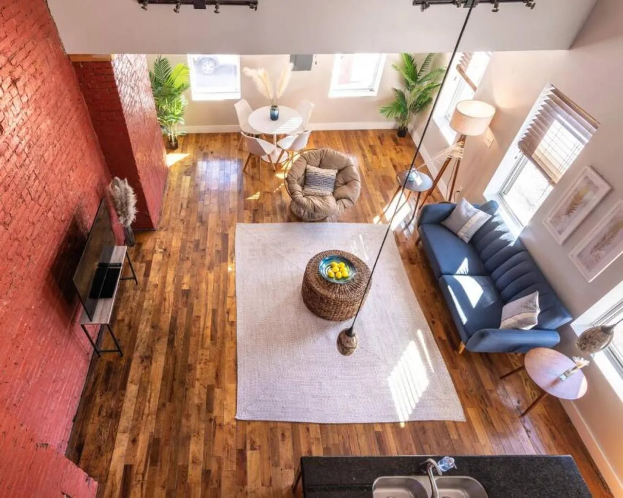 Broadway Suites - Stunning Downtown Condos