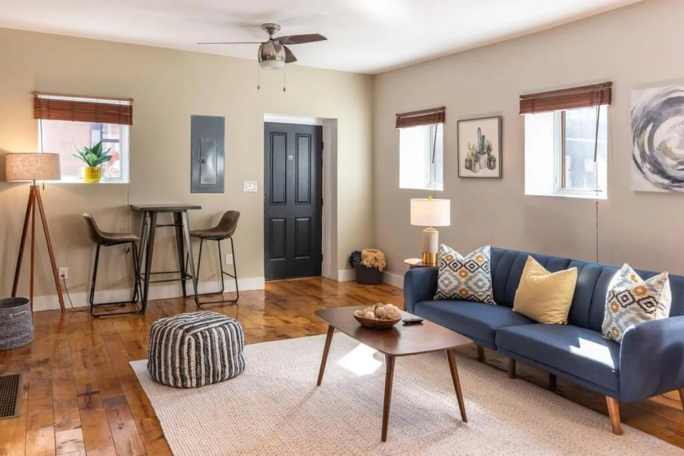 Broadway Suites - Stunning Downtown Condos