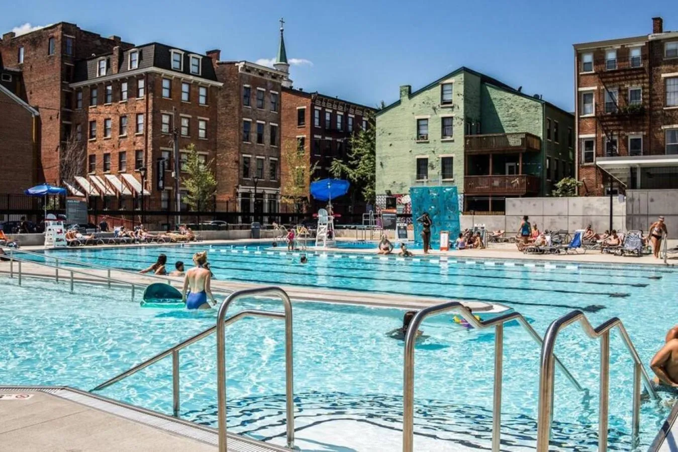Broadway Suites - Stunning Downtown Condos