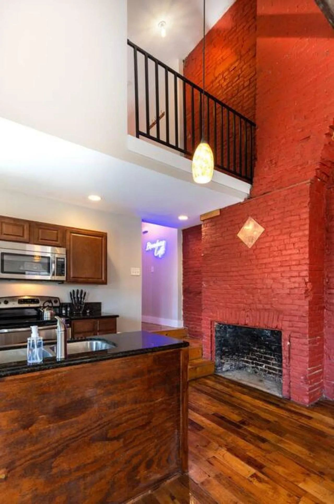 Broadway Suites - Stunning Downtown Condos