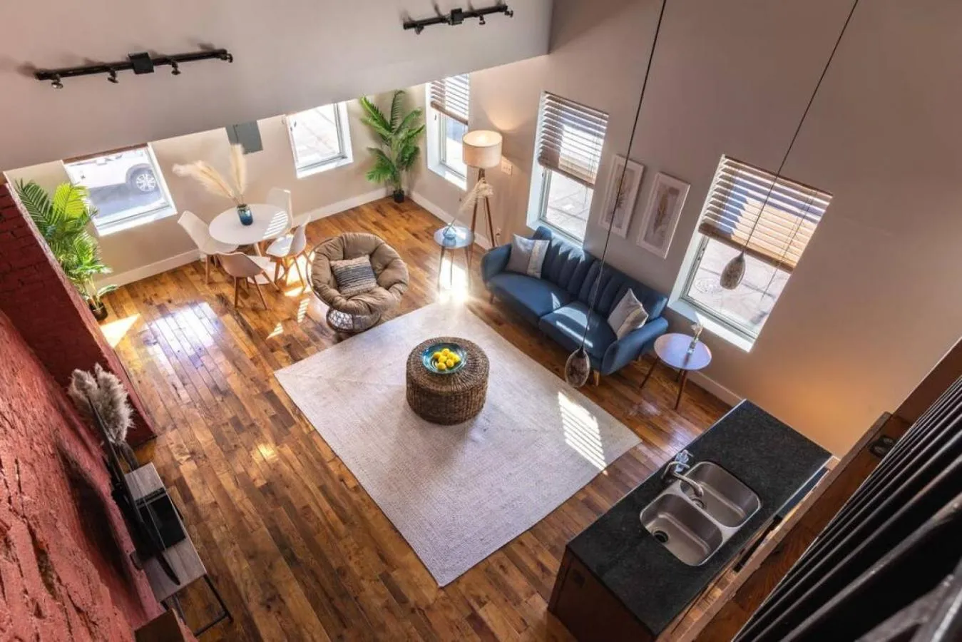 Broadway Suites - Stunning Downtown Condos