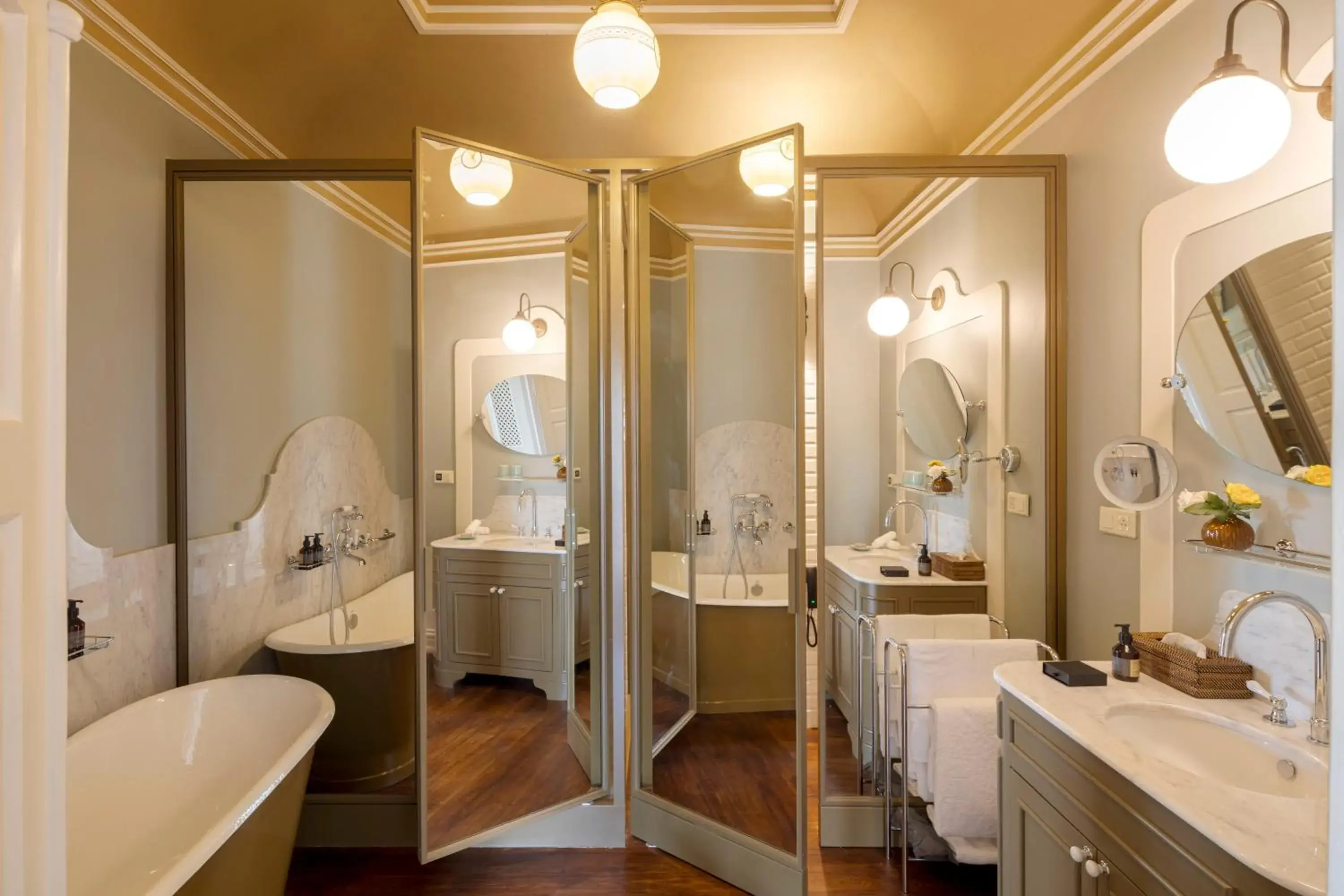 Bathroom in Valverde Santar Hotel & SPA - Relais & Châteaux Bathroom in Valverde Santar Hotel & SPA - Relais & Châteaux