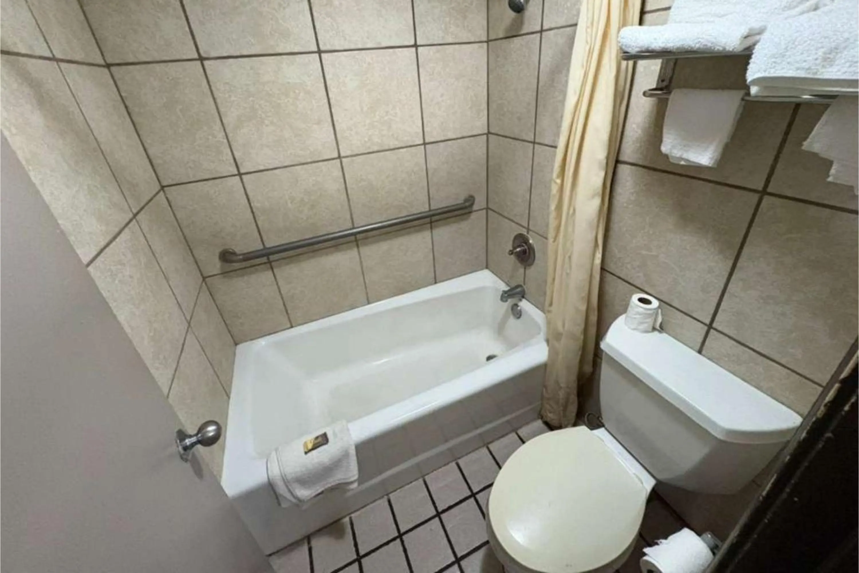 Bathroom in American Inn by Hotel O Selma US 80