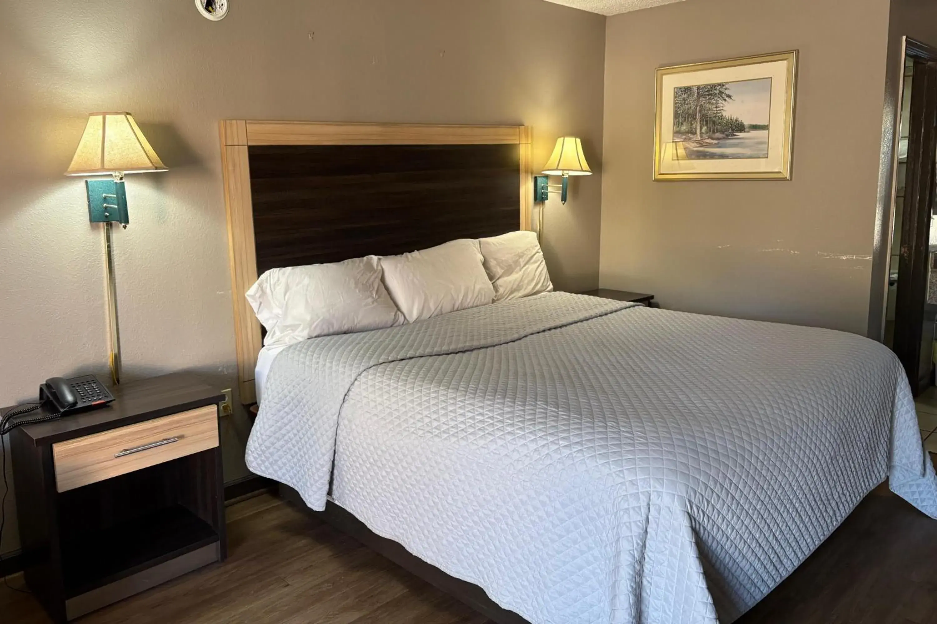 King Bed Non-Smoking in American Inn by Hotel O Selma US 80 King Bed Non-Smoking in American Inn by Hotel O Selma US 80