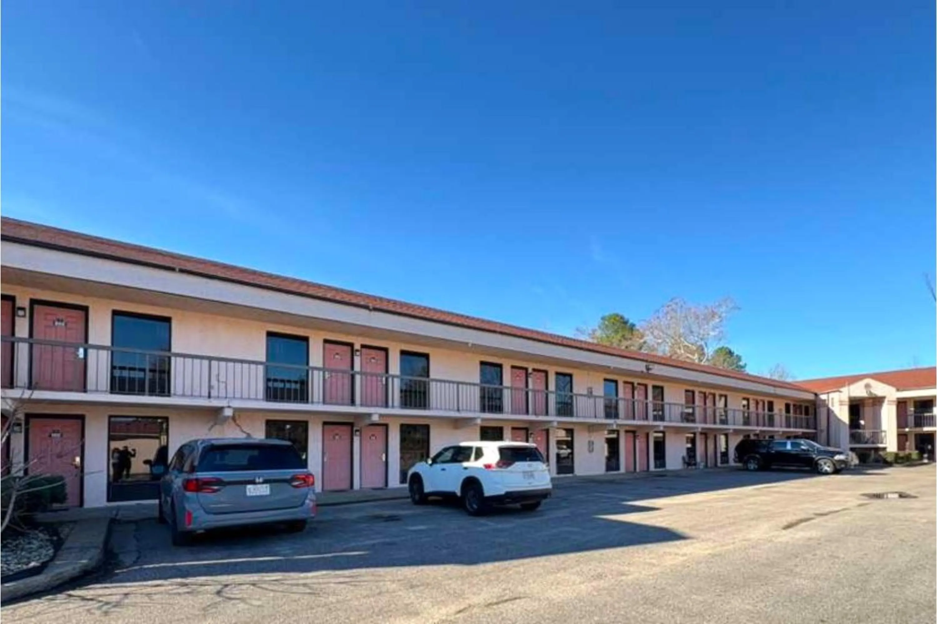 Parking in American Inn by Hotel O Selma US 80