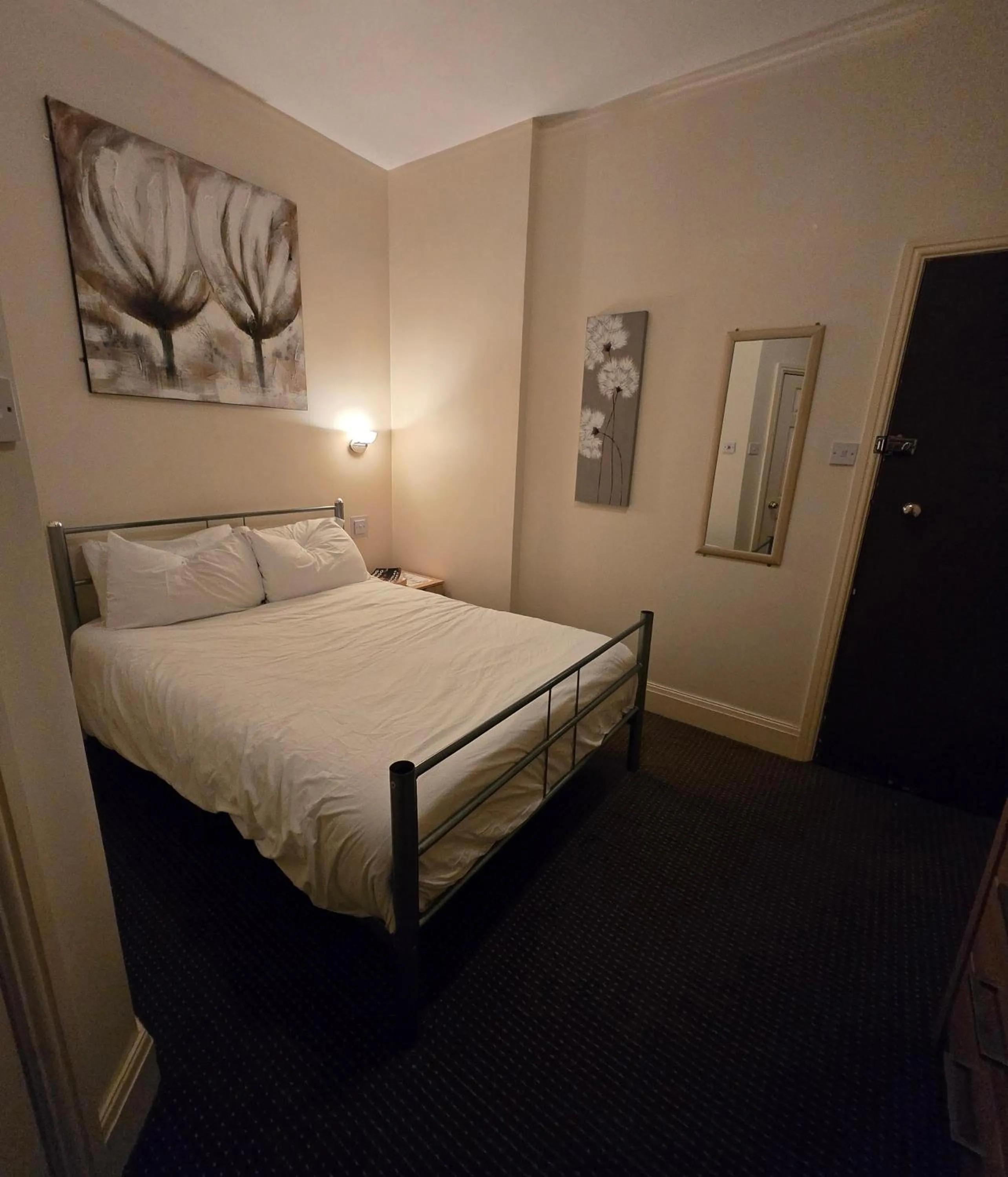 Bed in The Jolly Sailor