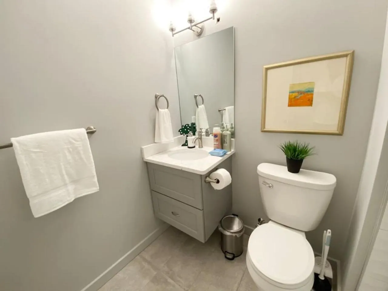 ZANGO Explore OTR and Downtown from a Renovated Condo