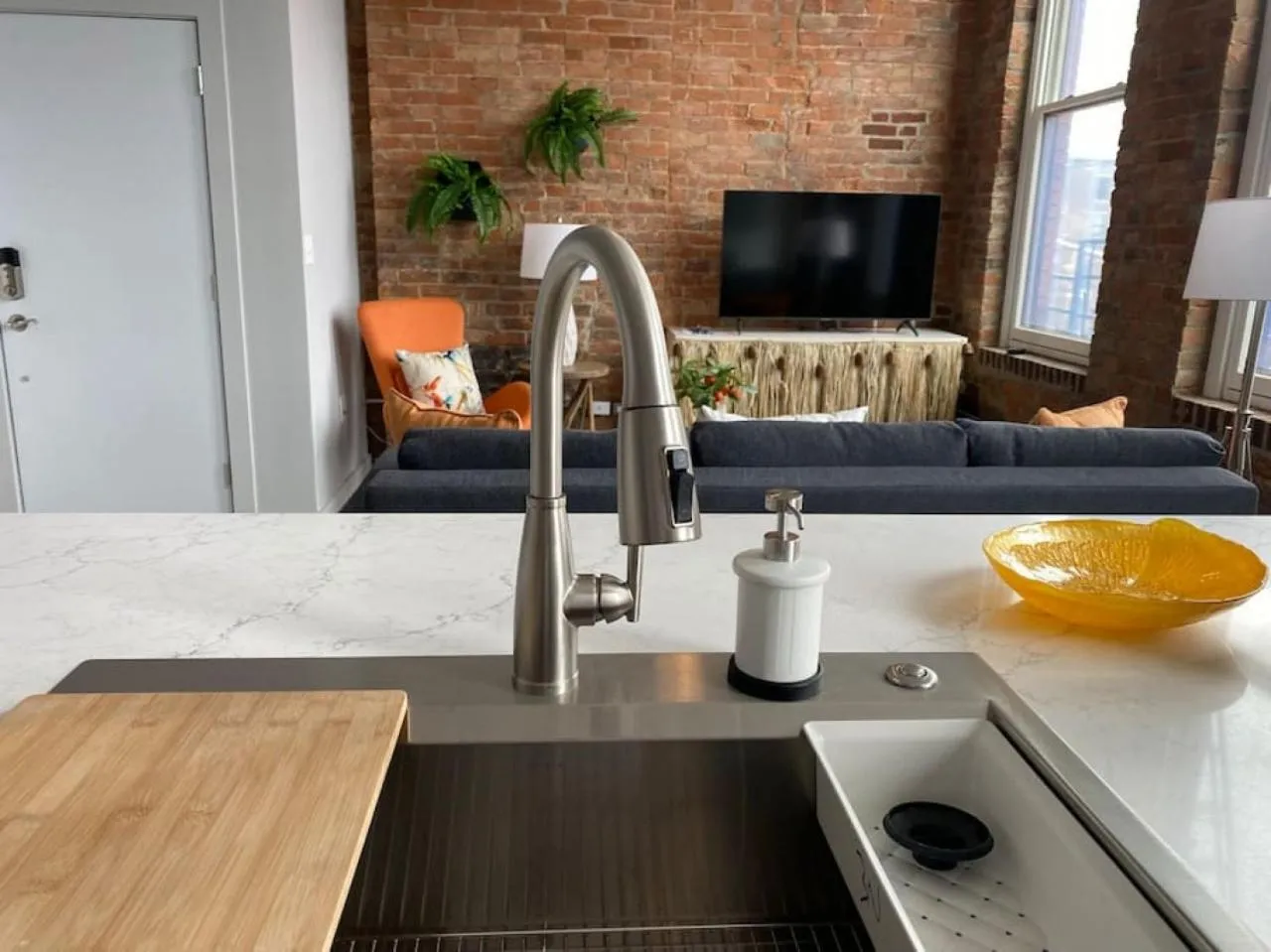ZANGO Explore OTR and Downtown from a Renovated Condo