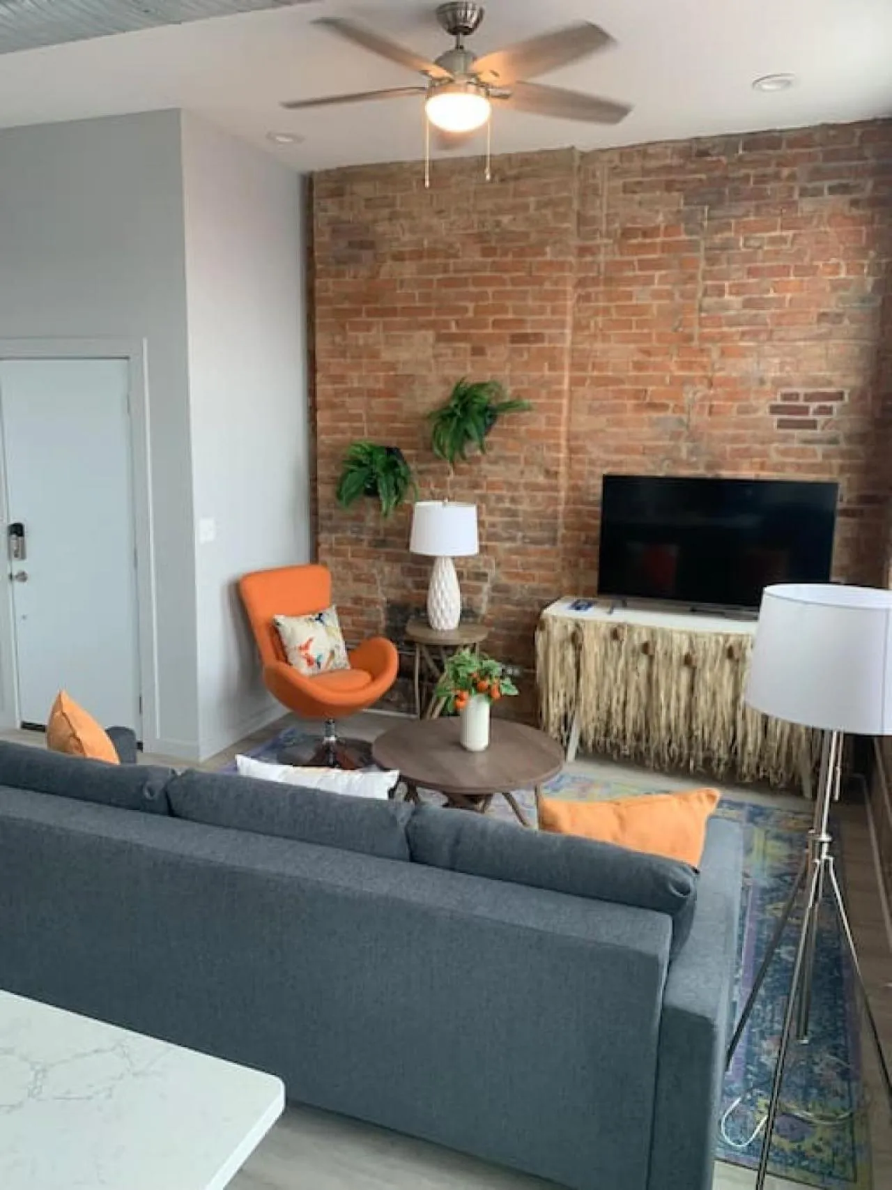 ZANGO Explore OTR and Downtown from a Renovated Condo