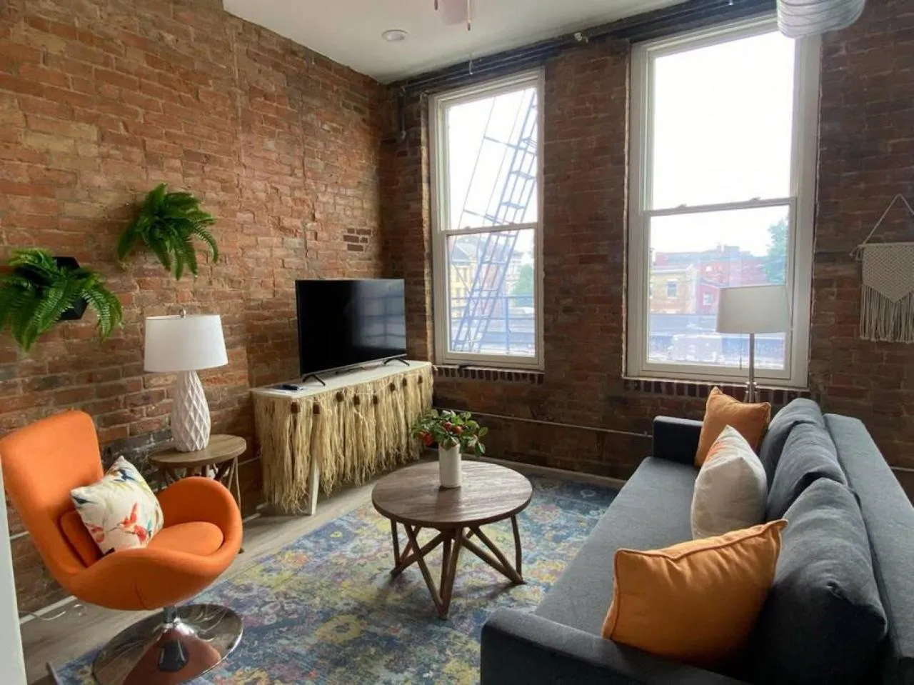 ZANGO Explore OTR and Downtown from a Renovated Condo