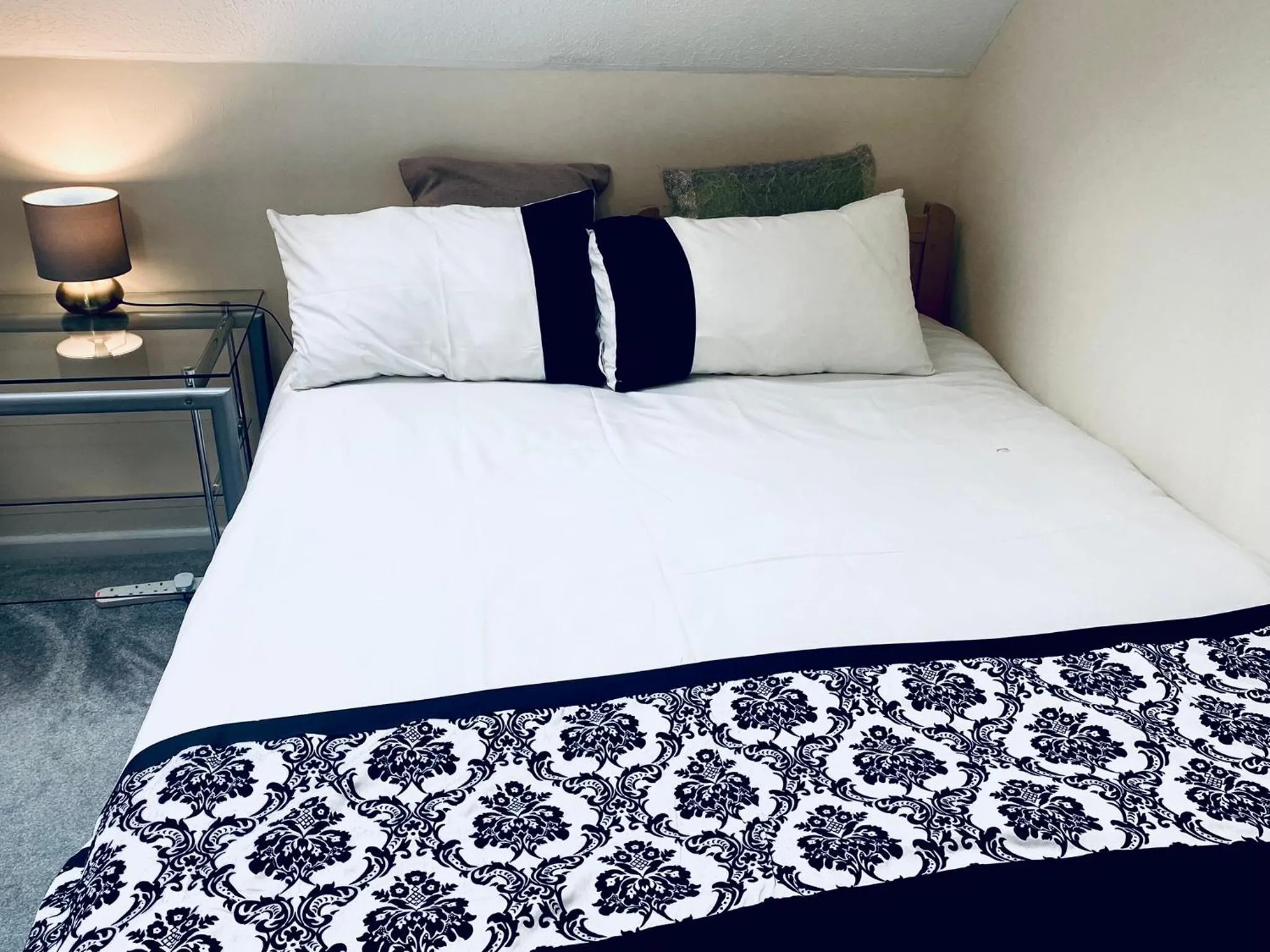 Bedroom, Bed in Charming Entire 2-Bedroom House in Milton Keynes
