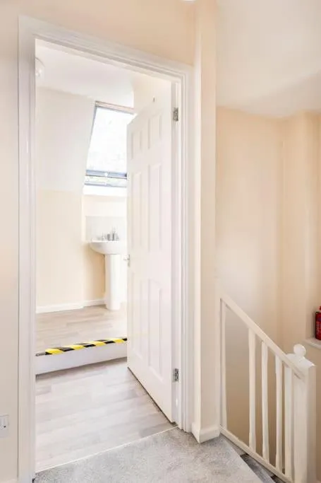 Photo of the whole room in Charming Entire 2-Bedroom House in Milton Keynes