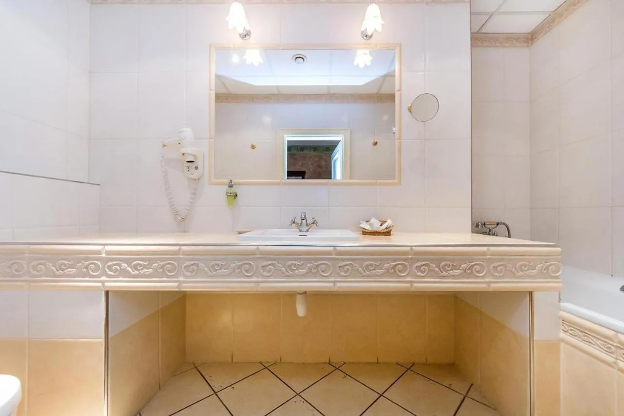 Bathroom in River View Residence by Charles Bridge