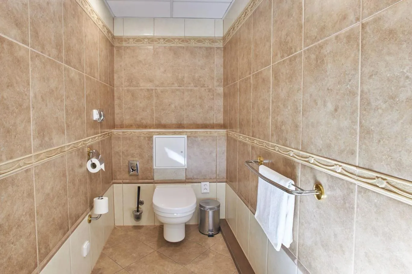 Toilet in River View Residence by Charles Bridge