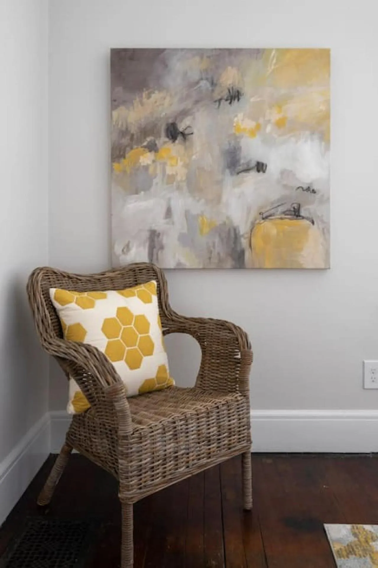 Deluxe 6 Bedroom 3 Min to Downtown w 2-car Driveway