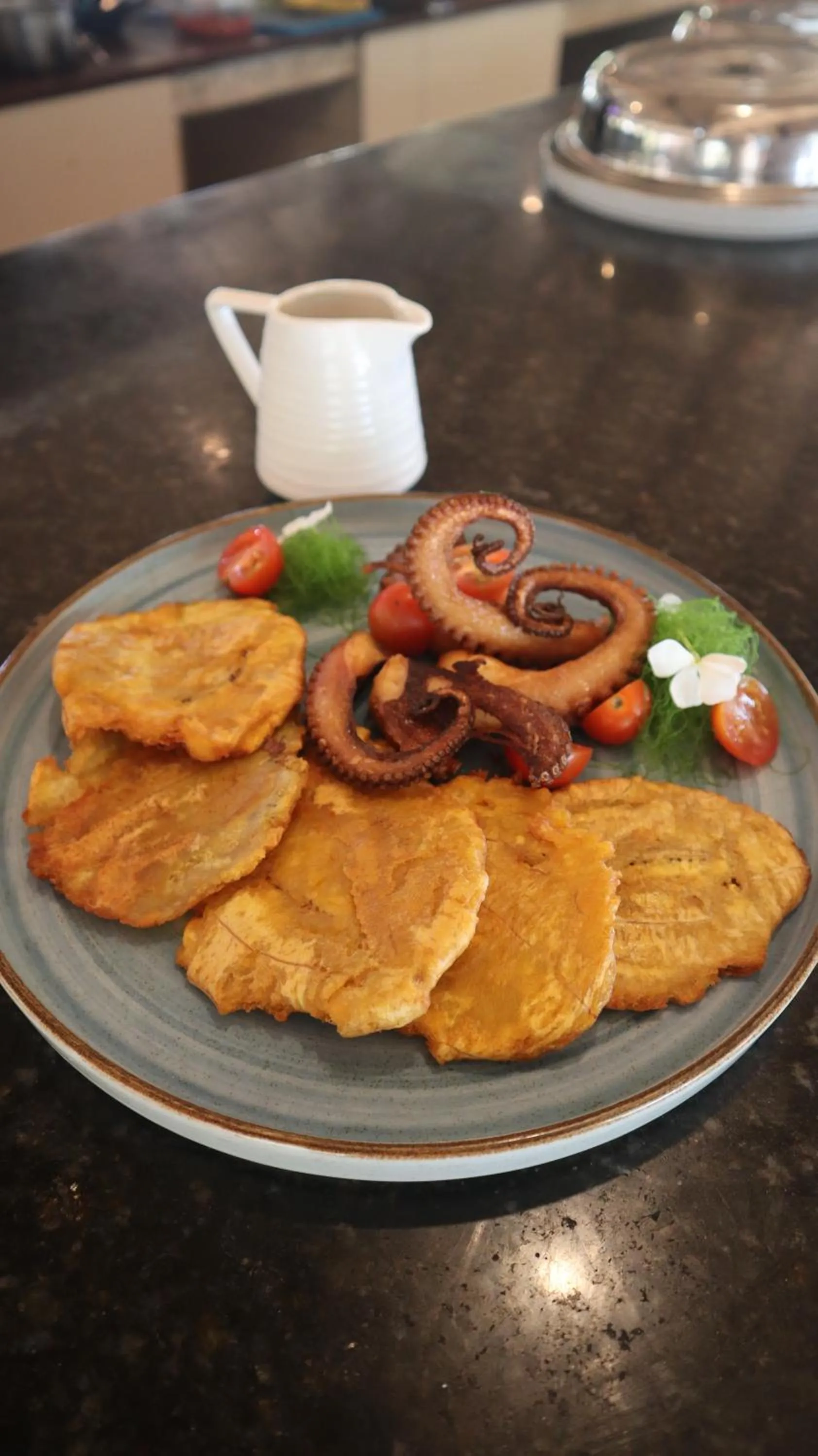 Food and drinks in Hotel Rosario de Mar by Tequendama