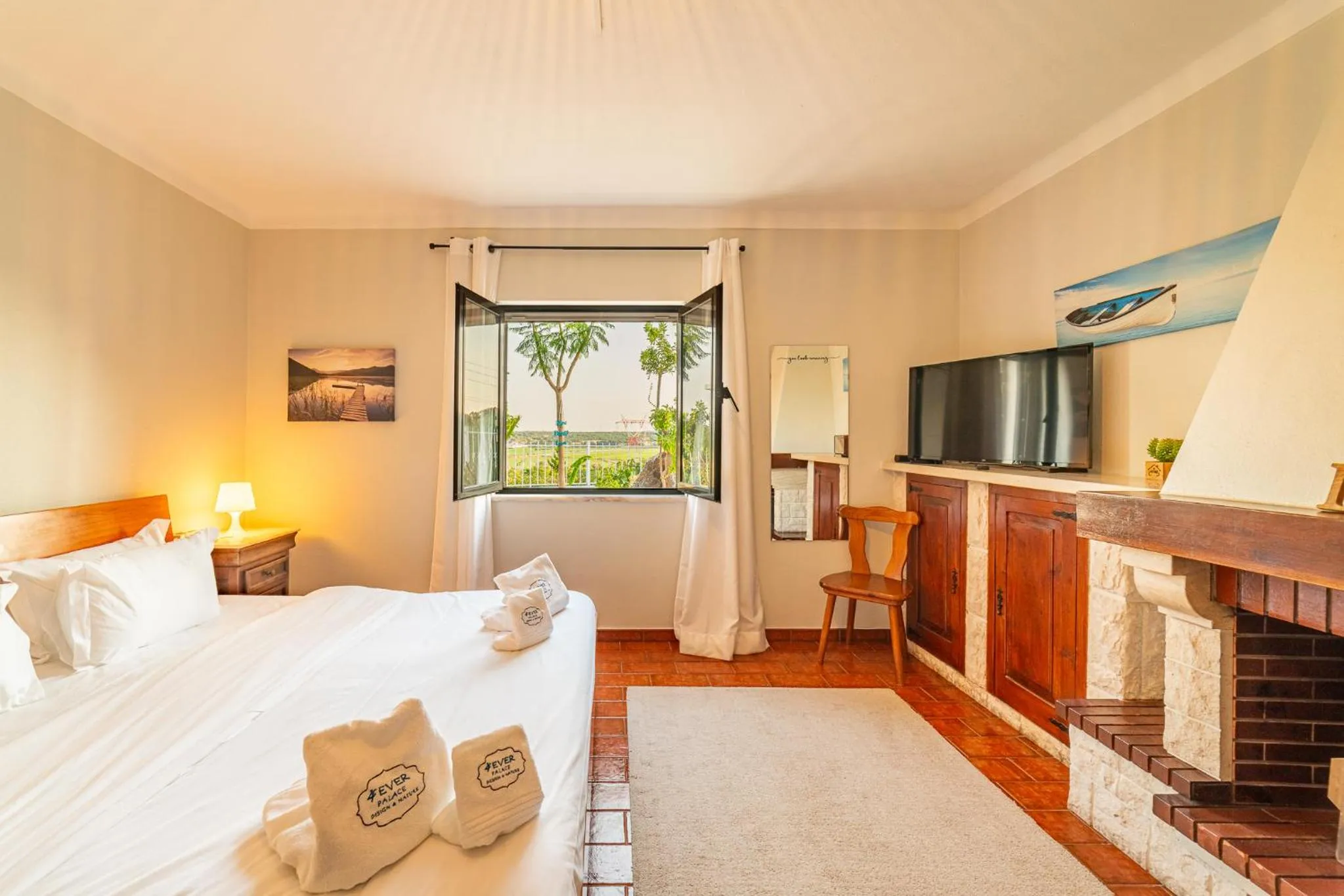 Bed in 4Ever Palace Design&Nature