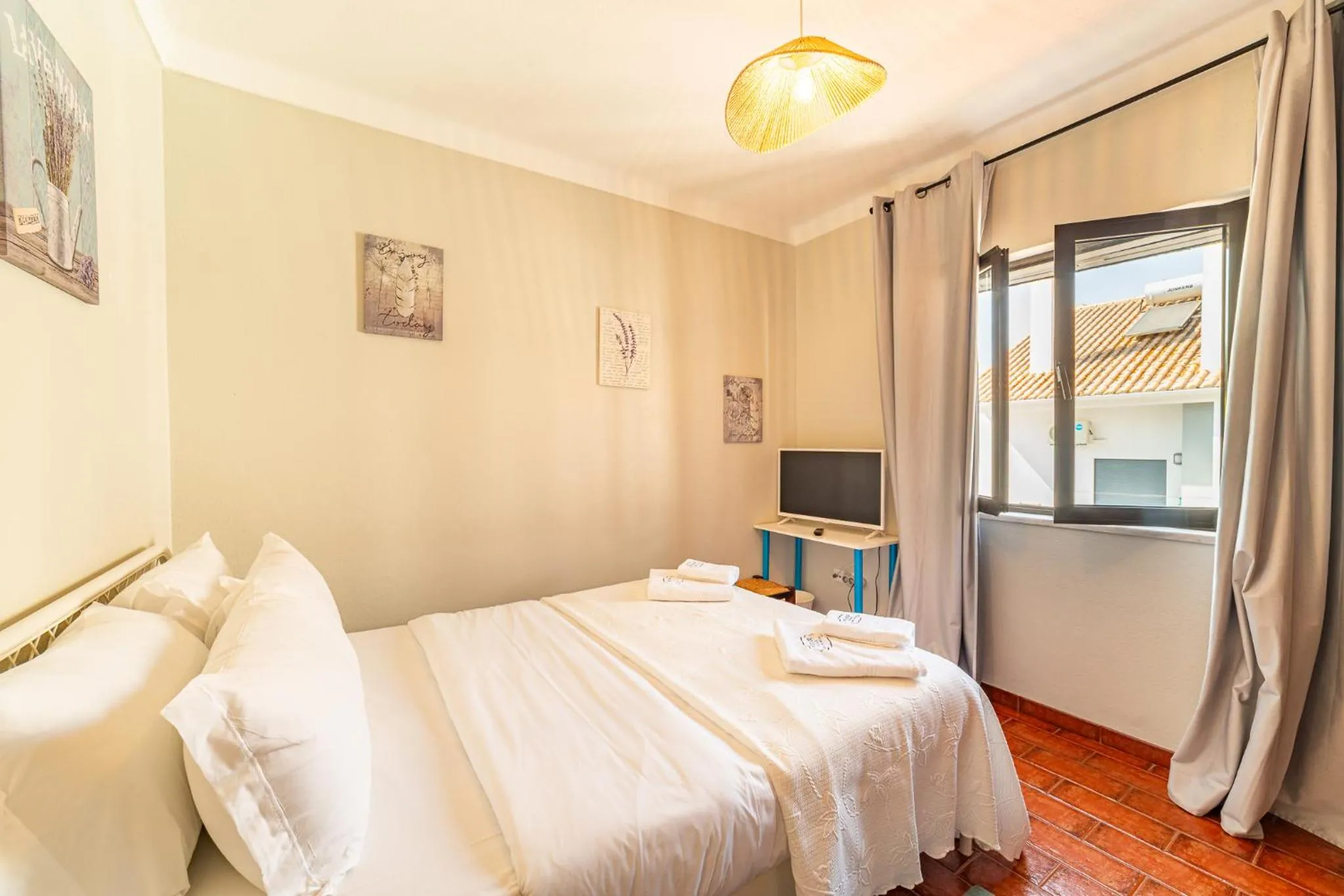 Bed in 4Ever Palace Design&Nature