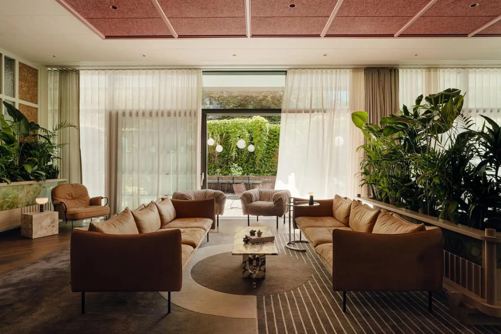 Lounge or bar in PURO Hotel Poznań Stare Miasto Lounge or bar in PURO Hotel Poznań Stare Miasto