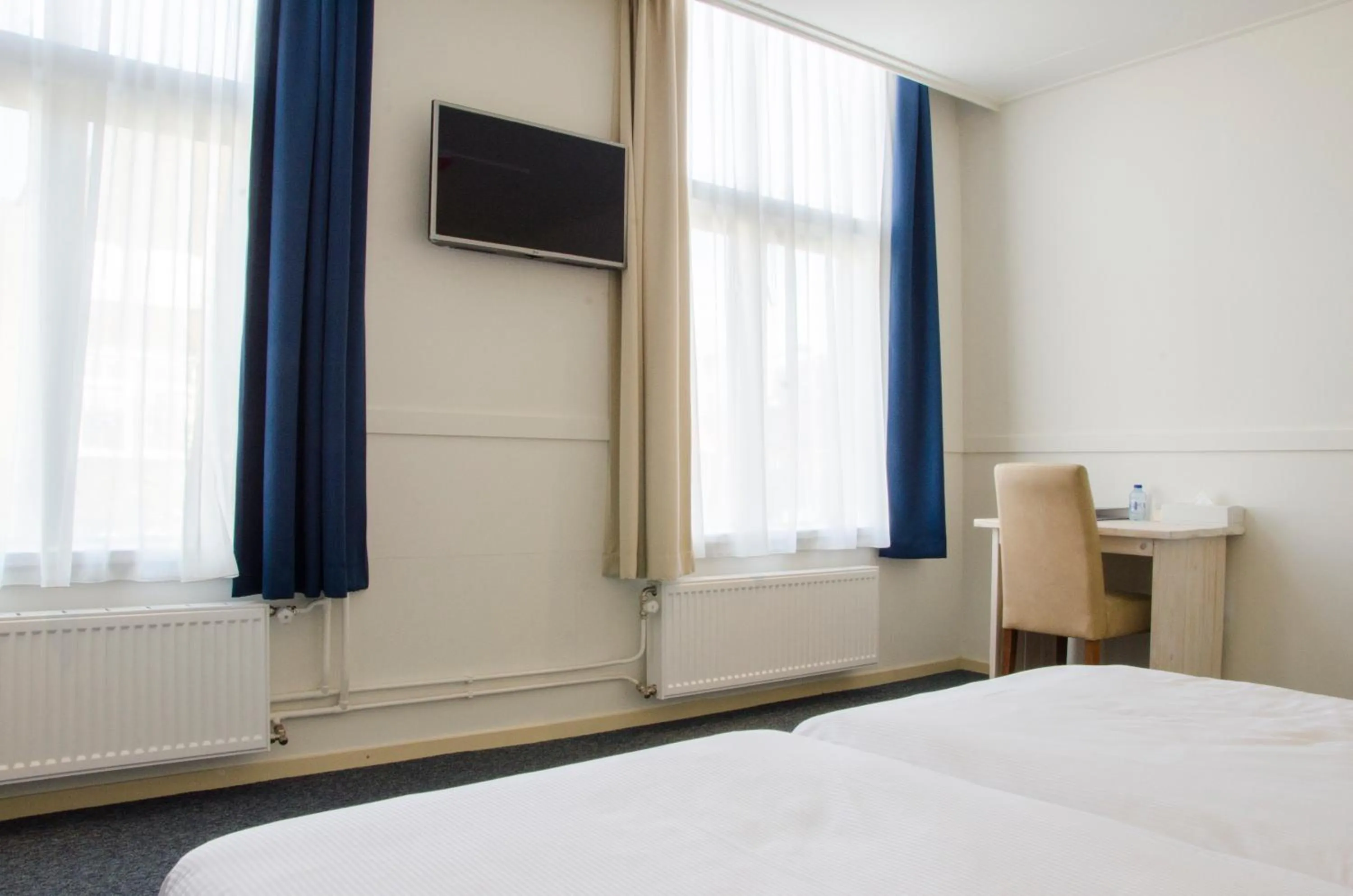 Bedroom, Bed in City2Beach Hotel