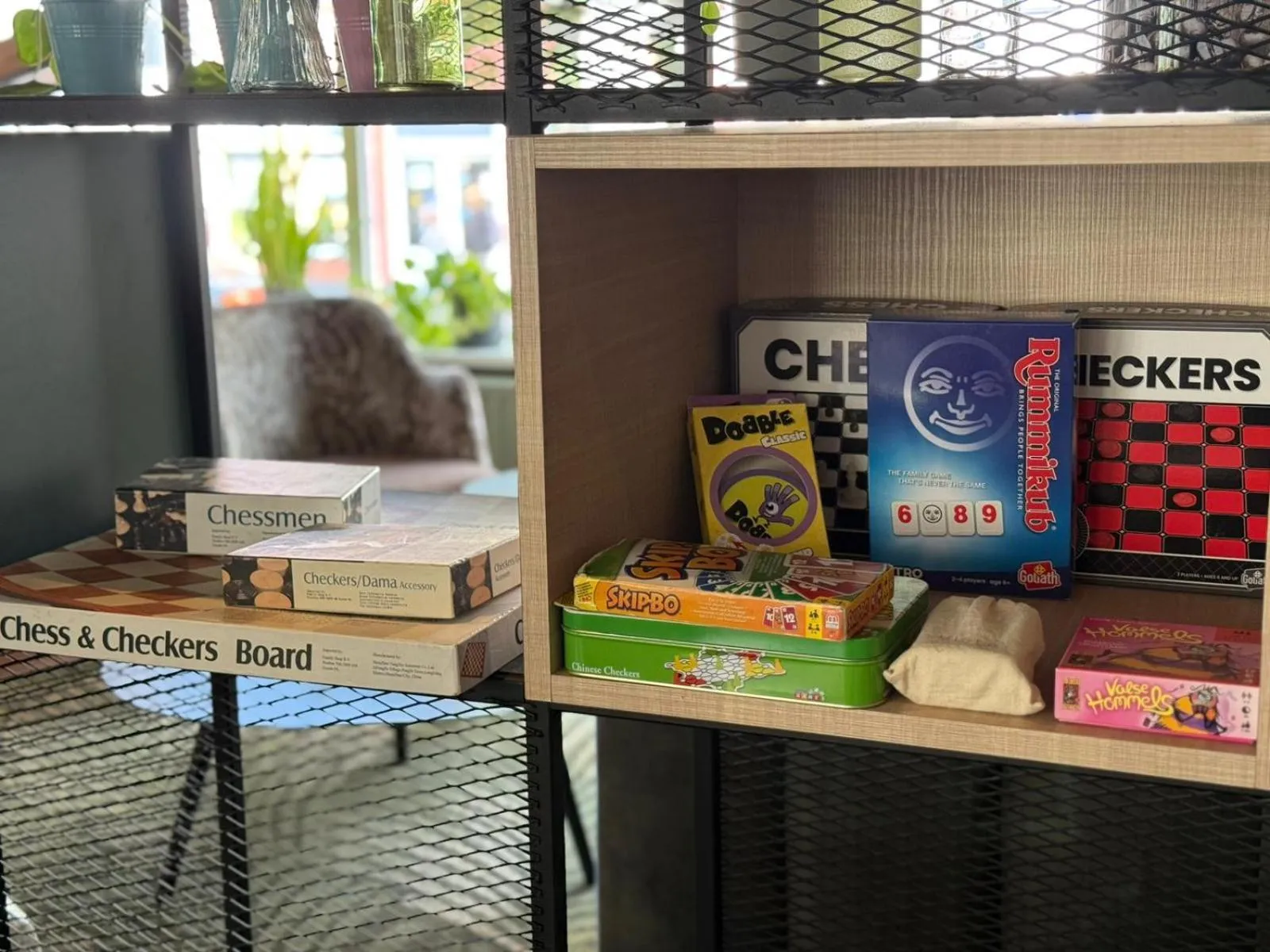 Restaurant/places to eat in City2Beach Hotel