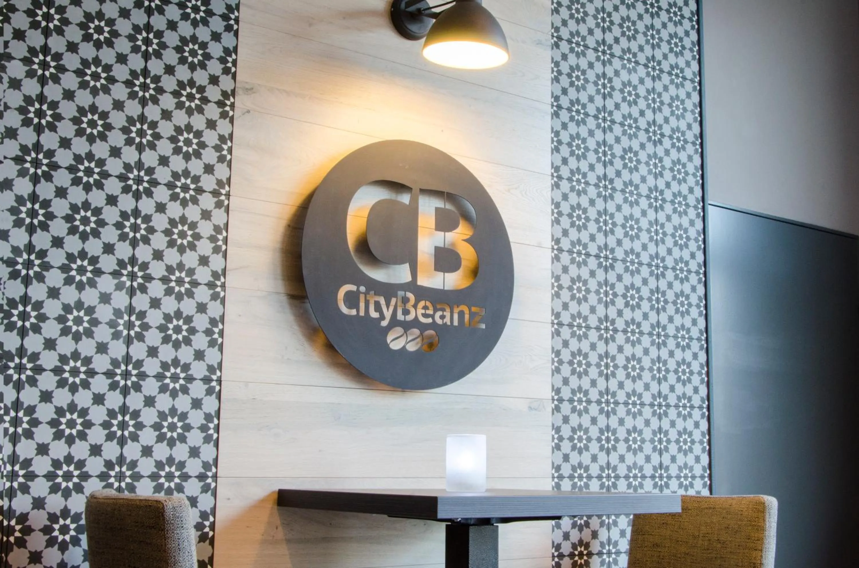 Restaurant/places to eat in City2Beach Hotel