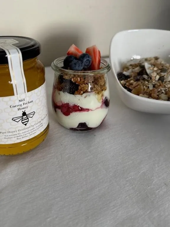 Breakfast in The New White Lion